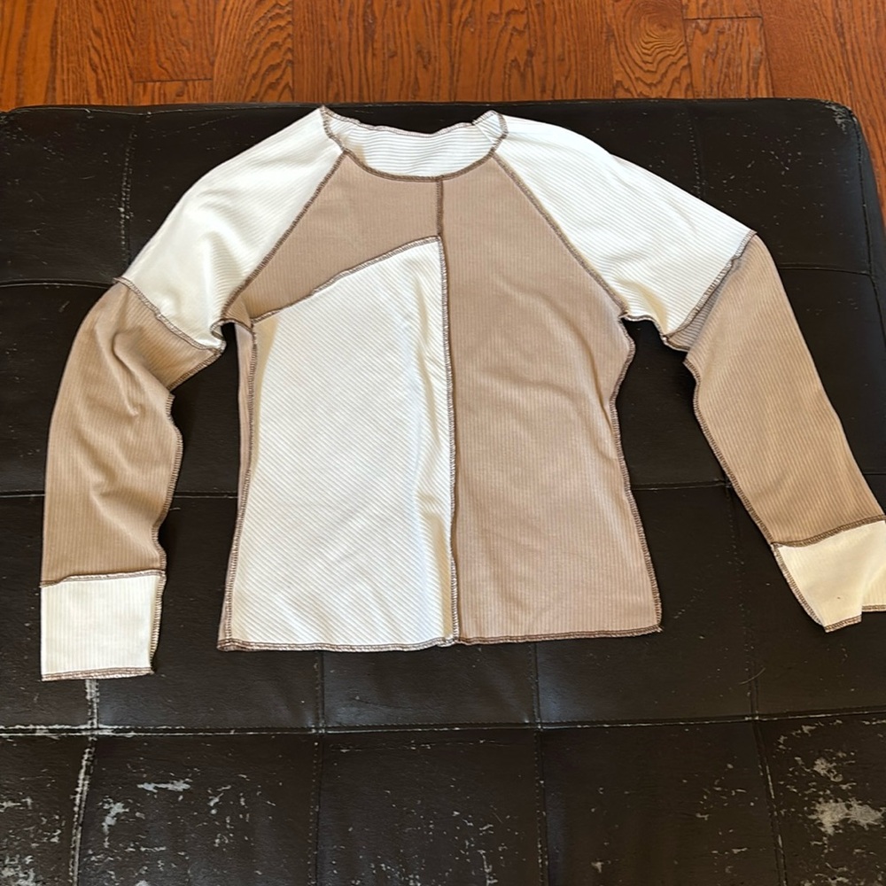 Geometric tan and cream, long sleeve shirt size medium